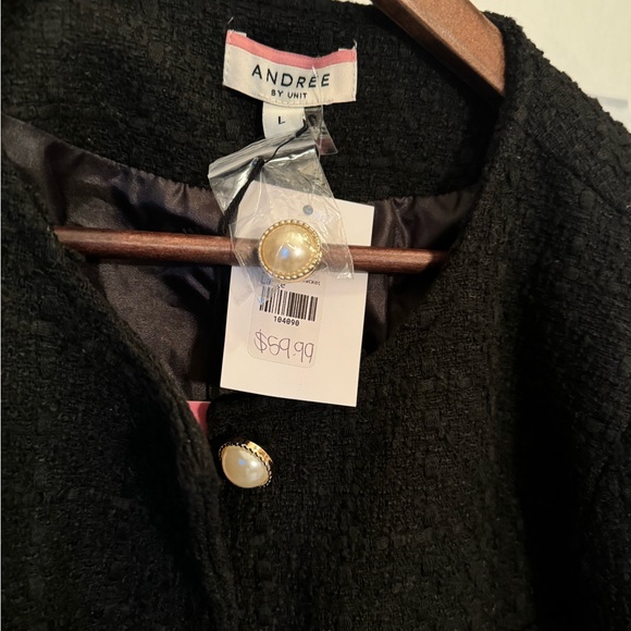 Black Crop Jacket with Pearl Buttons - Picture 4 of 4